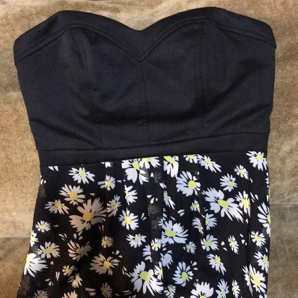 Dress - Picture 2 of 4